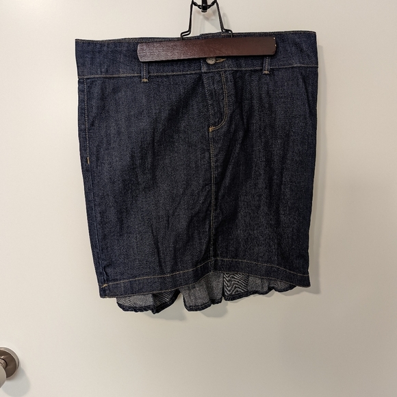 Paige Denim Skirt with Flouncy Ruffle on Back size 28 - Picture 1 of 5